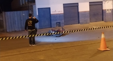 Motoqueiro de 20 anos fica gravemente ferido em acidente de transito na cidade de Carmo do Paranaíba