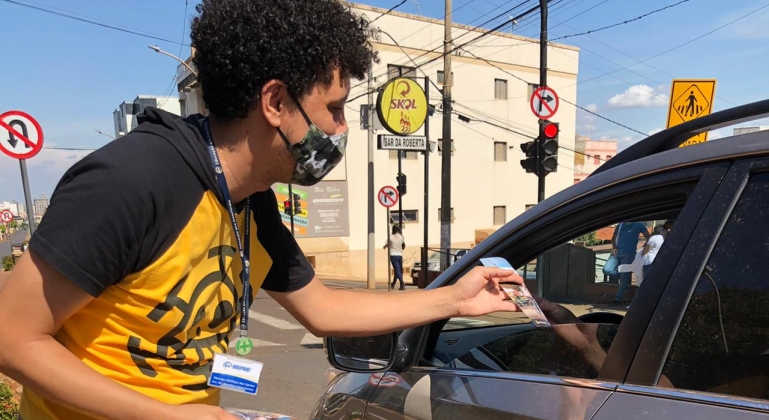 UNIPAM realizou blitz educativa nesta segunda-feira (30)