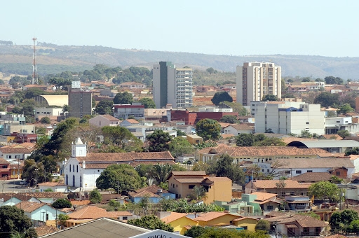 Ministério Publico de Minas Gerais propõe ação contra ex-prefeito de Paracatu por contratar servidores sem concurso