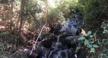 Vídeo mostra Cachoeira de esgoto desaguando no Rio Paranaíba em Patos de Minas