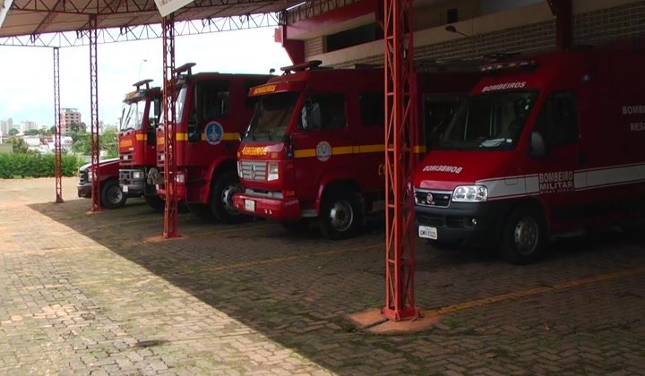 Bombeiros são acionados para atender ocorrência em fábrica de conservas de Patos de Minas