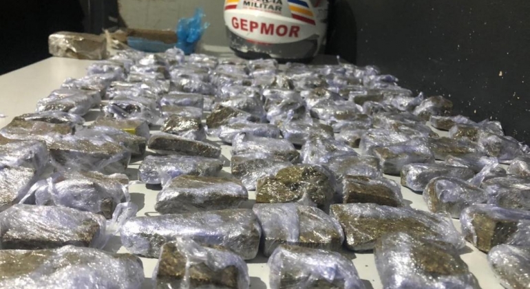 GEPMOR aprende homem de 23 anos com grande quantidade de drogas em Patos de Minas