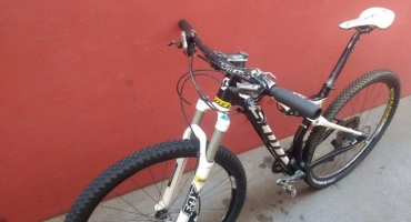 Bicicleta avaliada em 30 mil reais é furtada na Avenida JK em Patos de Minas