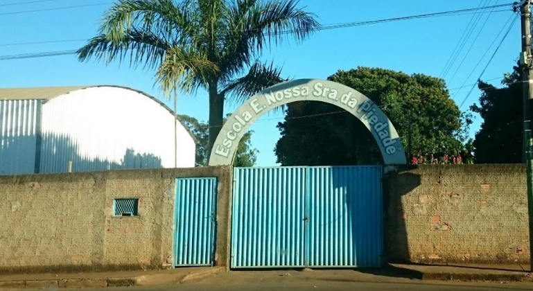 Alunos do 9º do ensino fundamental e do 3º ano do ensino médio da rede estadual retornarão às aulas presenciais nesta segunda (12)