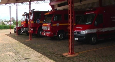 Homem fica ferido após acidente com elevador de carga em Patos de Minas