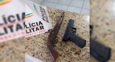 Polícia Militar de Varjão de Minas apreende armas e encaminha duas pessoas para a delegacia