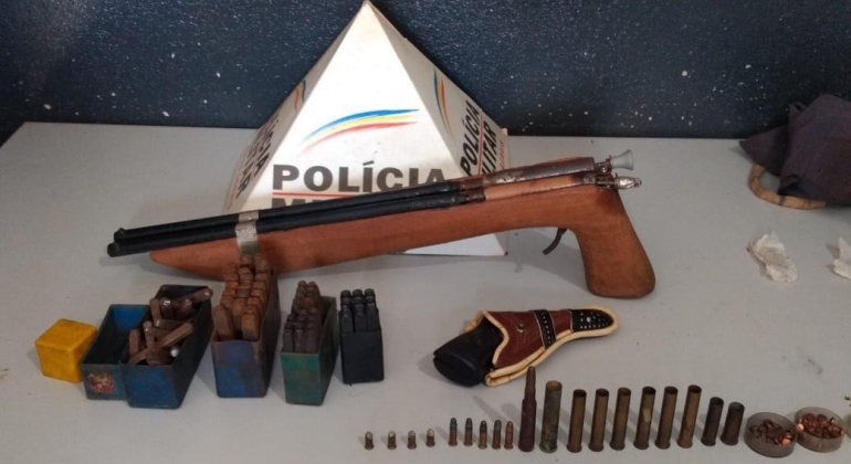Homem de 26 anos é preso com arma de fabricação artesanal em Patos de Minas