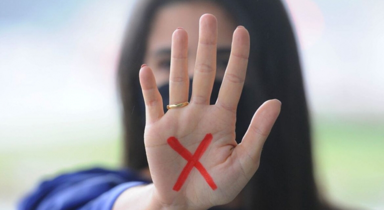 Brasil sanciona programa de combate à violência contra a mulher