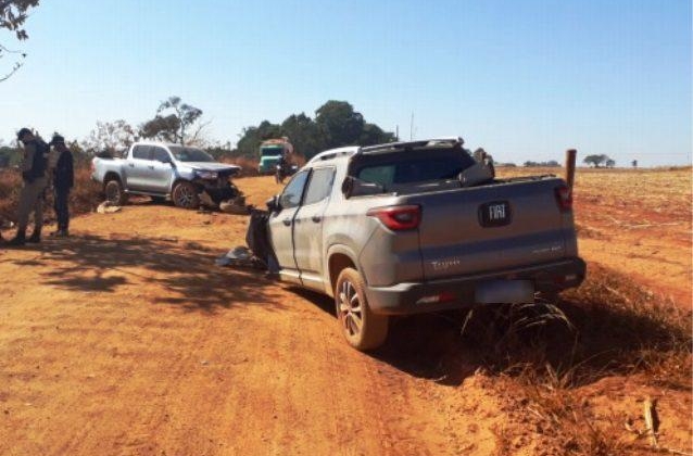 Acidente entre pick-ups na região da Baixadinha em Patos de Minas deixa feridos