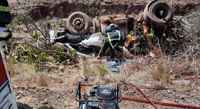 Após sofrer parada cardiorrespiratória durante acidente, vítima é reanimada por militares do Corpo de Bombeiros e levada para o hospital