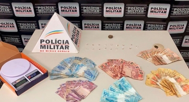 Polícia Militar de Patrocínio aprende drogas e dinheiro com menores suspeitos de tráfico