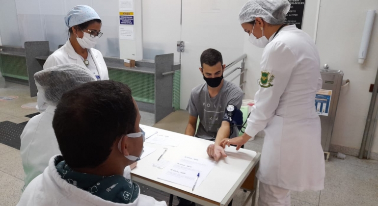 Curso Técnico em Enfermagem do UNIPAM realiza ação voltada para a saúde do trabalhador