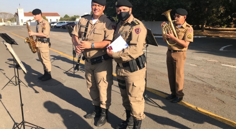 Homenagens marcam o Dia do Soldado em Patos de Patos