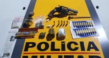 Polícia Militar Rodoviária prende jovem por tráfico de drogas e porte ilegal de arma de fogo na MGC-354 em Patos de Minas