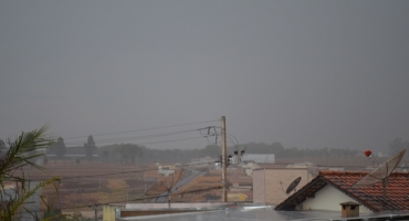 Chuva volta a cair em Lagoa Formosa e chega como alento para população e agropecuaristas 