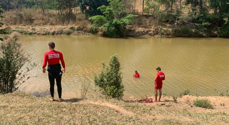 Jovem de 21 anos morre afogado no Rio Indaiá no município de Tiros 