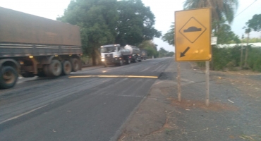 DNIT constrói quebra-molas na comunidade de Campina Verde na BR-354 no município de Lagoa Formosa 