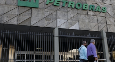 Petrobras reajusta neste sábado (09) preços do gás de cozinha e da gasolina