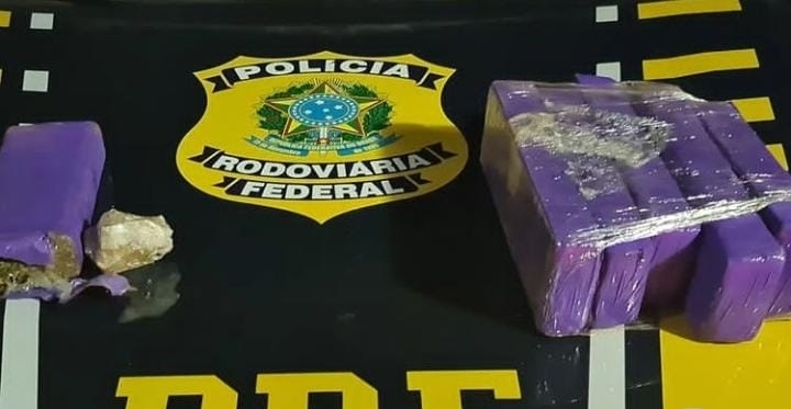 PRF de Patos de Minas prende três pessoas transportando maconha e crack na BR-365