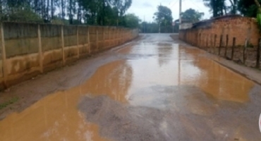 Moradores do Distrito de Alagoas no município de Patos de Minas já sofrem com alagamentos