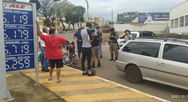 Carmo do Paranaíba – Acidente no centro da cidade deixa motociclista ferido