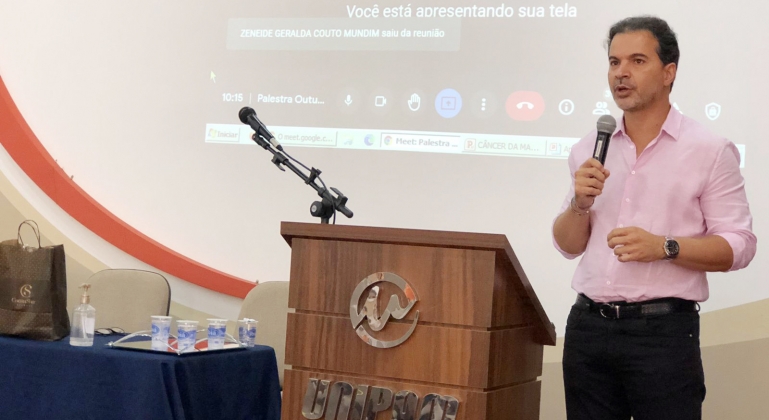 “Tempo de Prevenção e de Combate ao Câncer de Mama” foi tema de palestra no UNIPAM