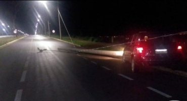   Motorista embriagado e com CNH vencida derruba poste de iluminação em Patos de Minas