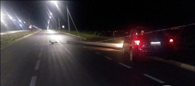   Motorista embriagado e com CNH vencida derruba poste de iluminação em Patos de Minas