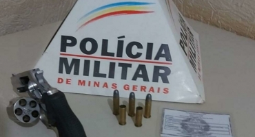 Carmo do Paranaíba - Jovem é preso depois de dar tiros para o alto em via pública