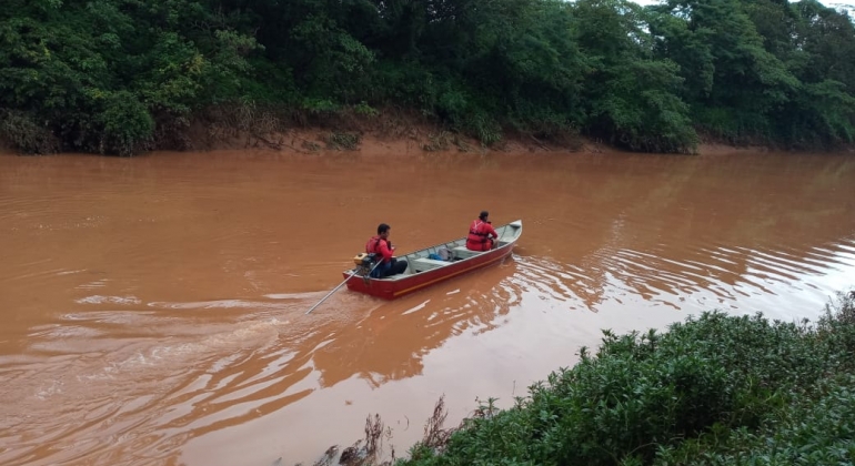 Bombeiros de Patos de Minas faz buscas por idosa que teria de afogado no Rio Paranaíba 