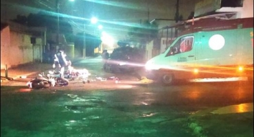 Acidente envolvendo automóvel e motociclista deixa jovem gravemente ferido em Patos de Minas