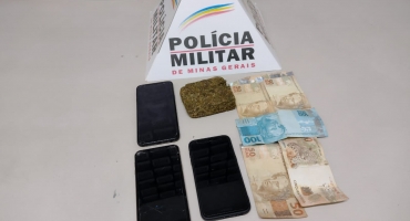 Casal de Lagoa Formosa é detido com droga dentro de veículo de aplicativo em Carmo do Paranaíba 