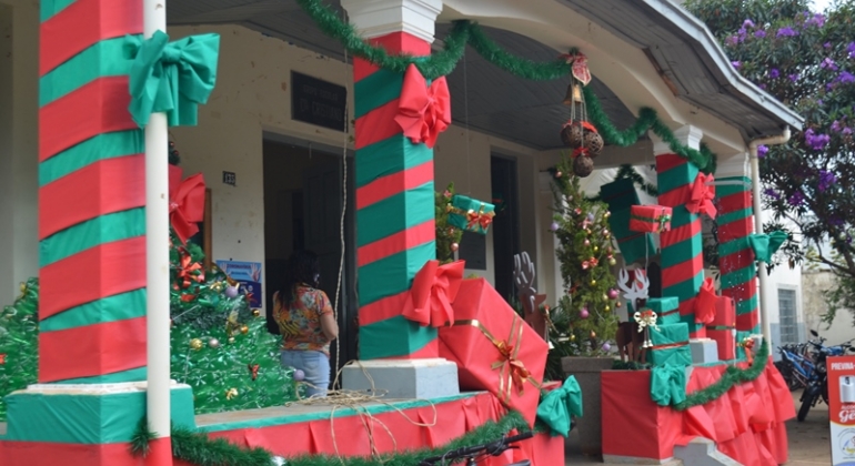 Alunos e professores da Escola Coronel Cristiano de Lagoa Formosa realizam o projeto Natal, Hora de Reciclar