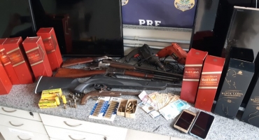 PRF prende autores que invadiram fazenda em Lagoa Formosa e roubaram armas, dinheiro e carro