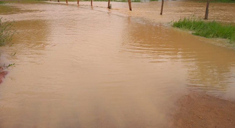 Enchentes causam transtornos aos moradores da zona rural de Lagoa Formosa 