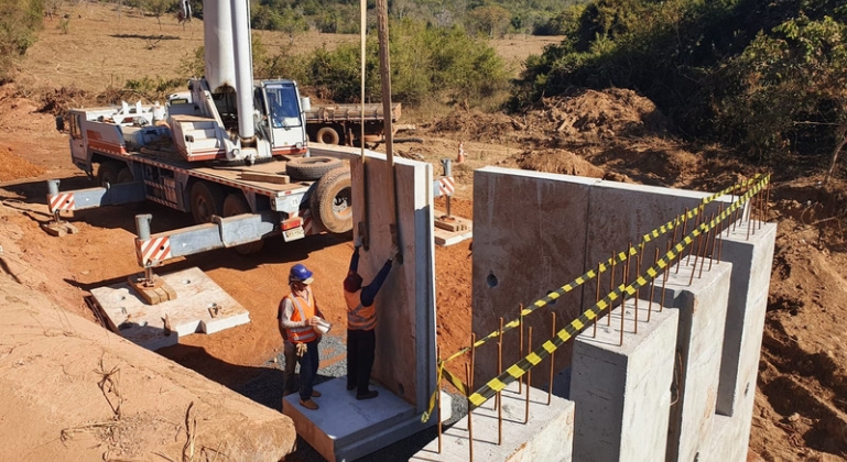 Construção de ponte sobre o Rio Dourados chega à fase final na LMG-745, em Coromandel