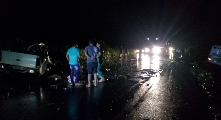 Dois jovens de Lagoa Formosa morrem em acidente na BR-365 quando voltavam de Caldas Novas 