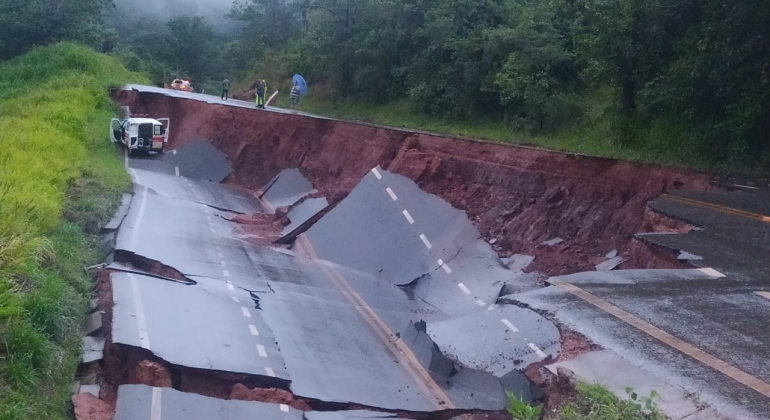 Veja a situação das rodovias da região na tarde desta segunda-feira 