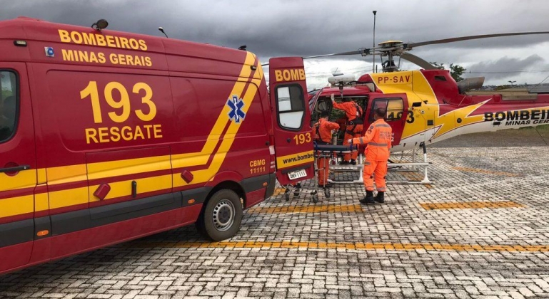 Interdição de rodovias faz com que paciente seja transferida de helicóptero de João Pinheiro para Patos de Minas