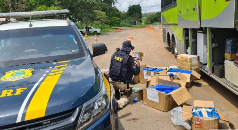 PRF de Patos de Minas apreende mais de 300 quilos de maconha, haxixe e cocaína na BR-365 