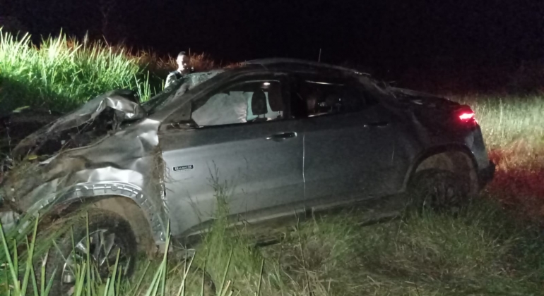 Motorista com sintomas de embriaguez é detido após se envolver em acidente na BR-146, município de Serra do Salitre