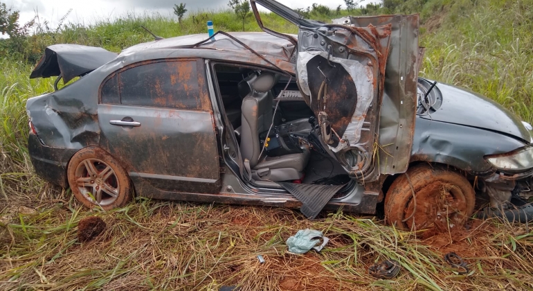 Homem de 38 anos fica ferido em capotamento na MG-462 em Patrocínio