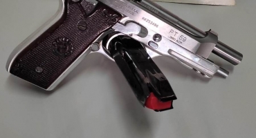 Pistola carregada com 19 munições é apreendida durante abordagem na MGC-354 em Patos de Minas