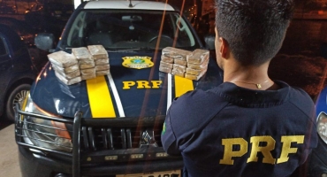 Polícia Rodoviária Federal e ROCCA apreendem 23 quilos de crack na BR-365  em Patos de Minas