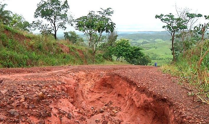 Escolas rurais do município de Patos de Minas terão ensino remoto devido a situação das estradas