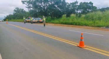 Polícia Militar Rodoviária intensifica fiscalização em rodovias utilizadas para desviar o fluxo de veículos da BR-365