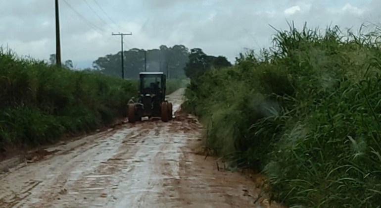 Desvio de Lagoa Formosa/Santana de Patos para chegar a BR-365 está intransitável 