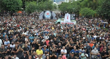 Policiais e bombeiros fazem protesto na capital mineira por reajuste salarial