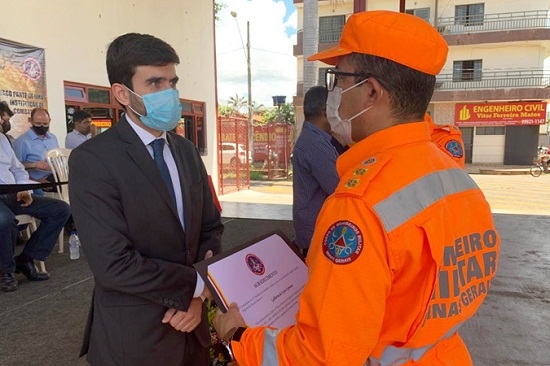 Ministério Público recebe homenagem após entrega de equipamentos ao Corpo de Bombeiros de Unaí e Patos de Minas