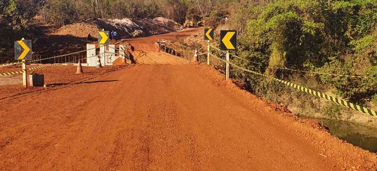  DER-MG retoma obras na ponte sobre Rio Dourados, em Coromandel